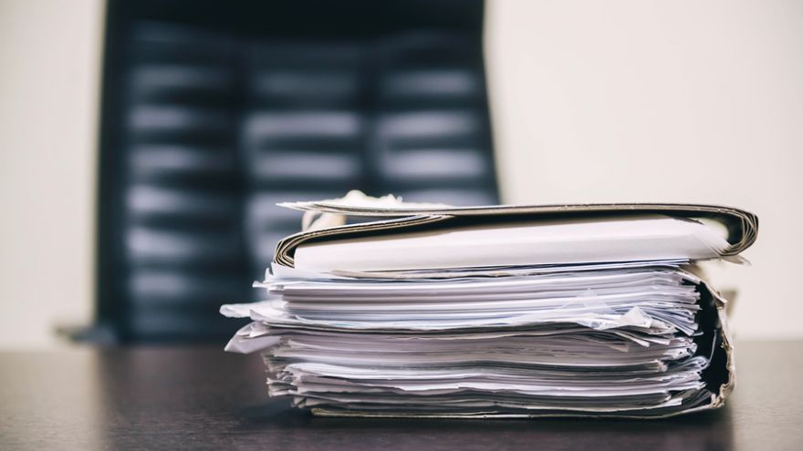 Princíp jeden krát a dosť pri komunikácii občana so štátnymi či verejnými inštitúciami stále nefunguje a odstraňovanie byrokratických prekážok s využívaním informačných systémov je nedostatočné. 