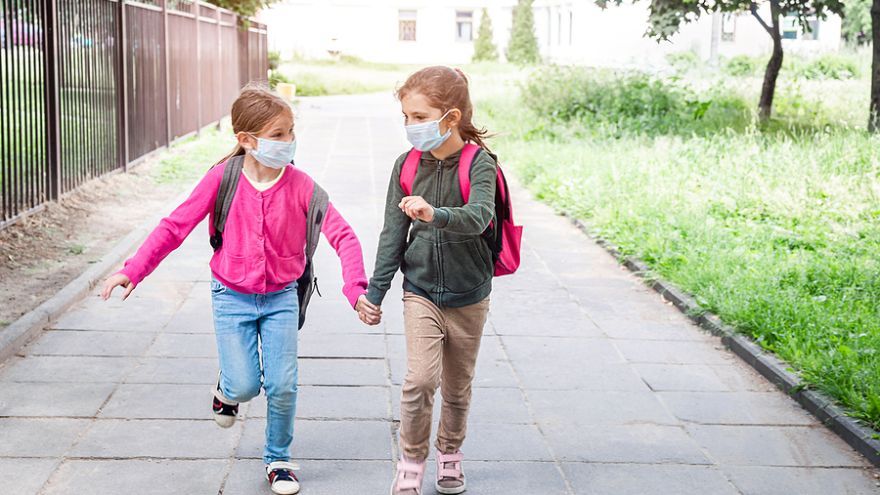 Plošné testovanie bude dôležité hlavne pre školy, učiteľov, žiakov, zamestnancov nemocníc a všetkých ľudí, ktorí nerobia z domu a prichádzajú do kontaktu s inými.