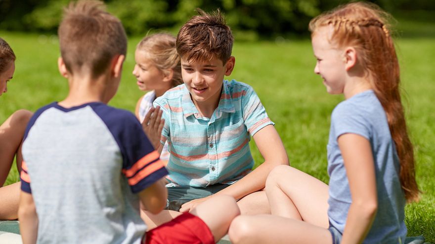 Letné tábory môžu byť pre deti výborným obohatením, no rodičia by mali citlivo vyhodnotiť, či sú pripravené užiť si ich, alebo by boli skôr utrpením.