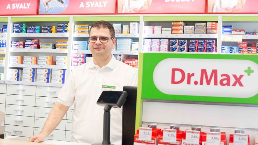 Lekárne Dr.Max spustili nový systém e-learningu, ktorý je online prístupný odkiaľkoľvek a po novom ho môžu bezplatne absolvovať aj farmaceuti či farmaceutickí laboranti pracujúci mimo Dr.Max.