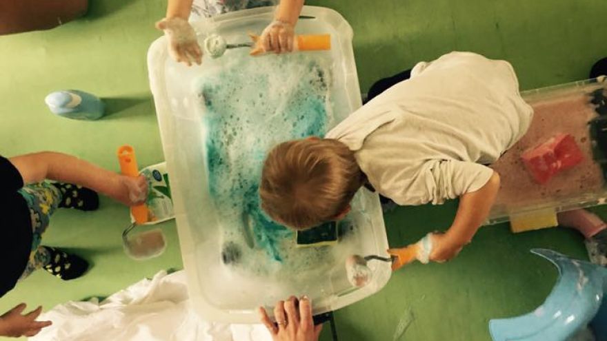 V CHAT centre v Košiciach skúmajú deti aj vodu.
