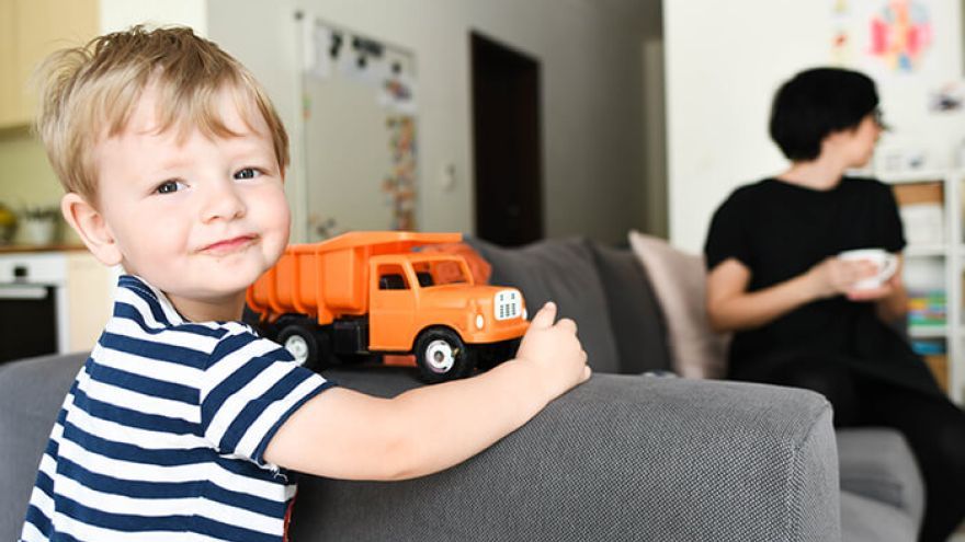 Ilustrátorka Edit Hajdu a jej mladší syn Maťko. / Foto: Zuzana Gránska