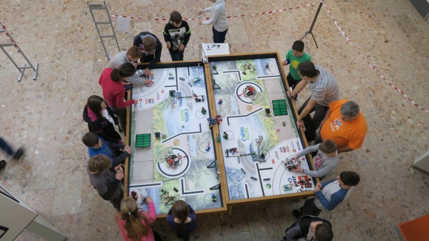 Medzinárodná súťaž FIRST LEGO League na Fakulte informatiky PEVŠ