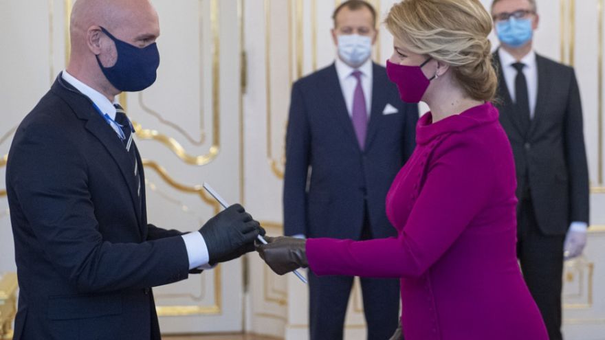 Nový minister školstva B. Gröhling a prezidentka Zuzana Čaputová