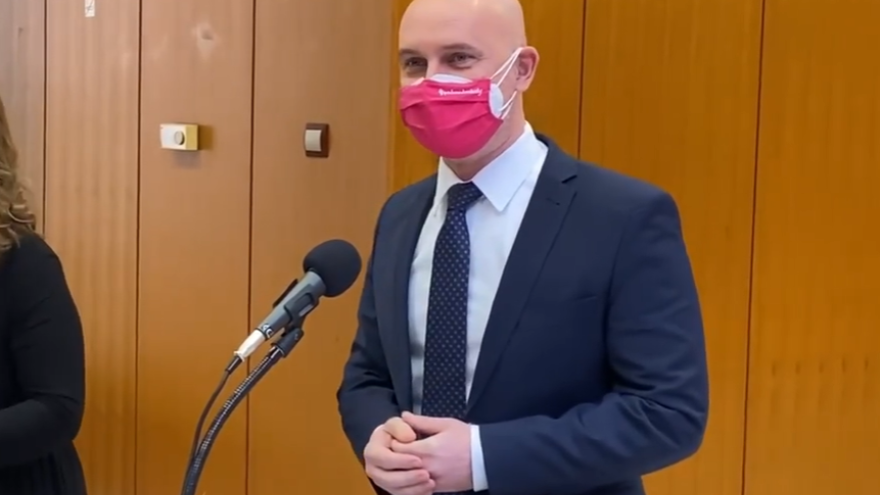 Minister školstva B. Gröhling podáva demisiu