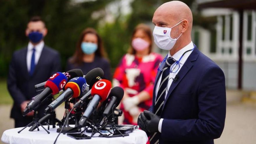 Gröhling sa stretne s epidemiológmi vo štvrtok 19. novembra. 