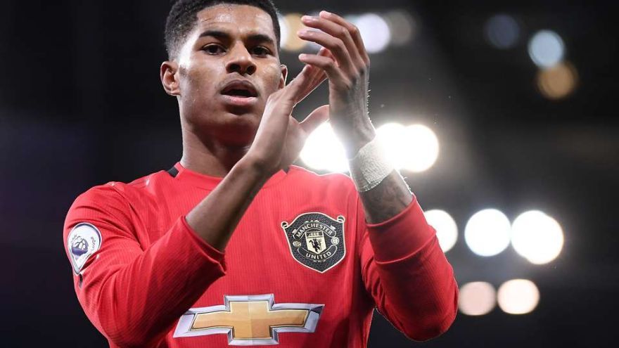 Futbalista Marcus Rashford sa postavil za chudobné deti.