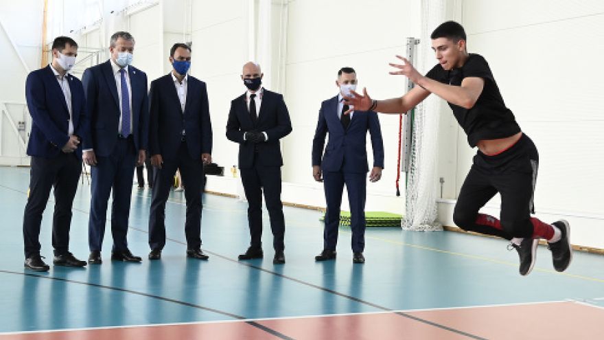 Branislav Gröhling navštívil Hokejovú akadémiu pri Strednej športovej škole v Trenčíne.