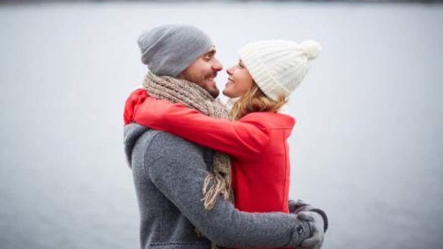 Ľudia na celom svete si rôznymi spôsobmi pripomínajú svoju lásku práve na deň sv. Valentína. Viete prečo práve vtedy?