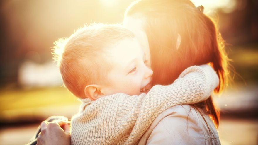 Sú zručnosti, ktoré si možno ani neuvedomujeme, ale robia náš život omnoho jednoduchším a ľudia nás vďaka nim majú prirodzene radšej. Viete, ktoré zručnosti by vašim deťom nemali chýbať? 