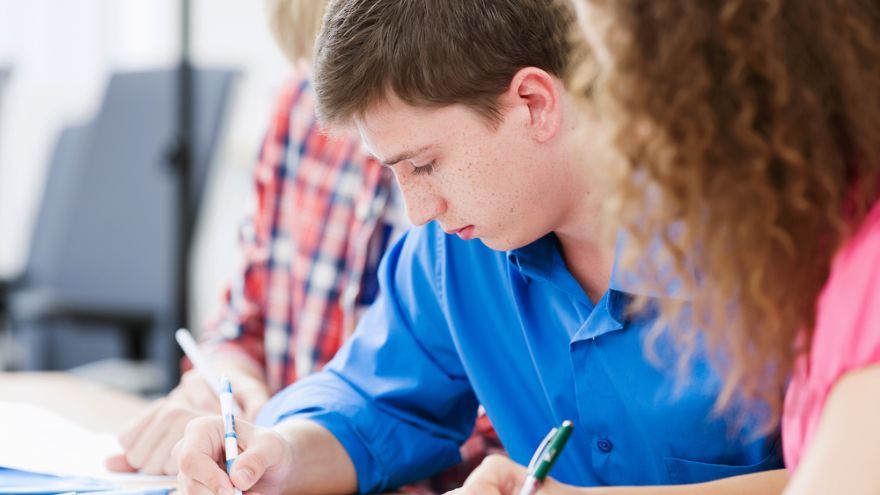 Sociálne štipendium môžu získať stredoškoláci vo výške 48 eur mesačne.