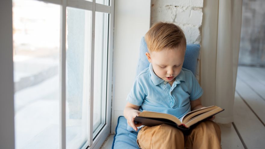 Plynulé čítanie s porozumením je výsledkom dlhodobého procesu, ktorý by mal byť naštartovaný už v predškolskom veku.
