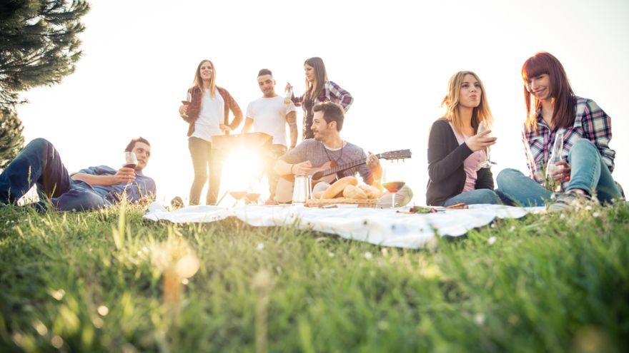 Generácia Y často nazývaná aj Millennials, Generácia Why, Net-gen alebo iGeneration.