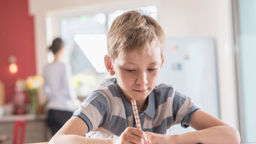 Aj prídavné mená vedia žiakov dobre potrápiť, preto je dobré si hneď na začiatku roka zopakovať ich najdôležitejšie pravidlá. 