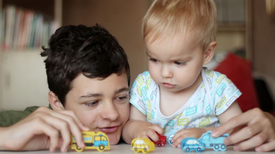 Malé či veľké deti majú často naplánovaný deň do poslednej hodiny. Každý jeden deň. Pediatri však varujú, že to nie je správne.