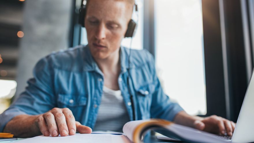 Študenti STU si môžu sťahovať skriptá online zdarma. 