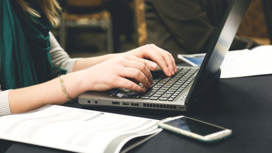 Rodičia z Trnavy môžu odpovedať v dotazníku o online vyučovaní.