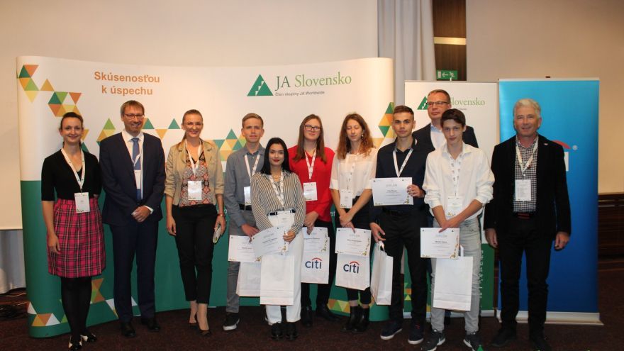 Ocenení študenti v súťaži JA Citi International Innovation Camp.