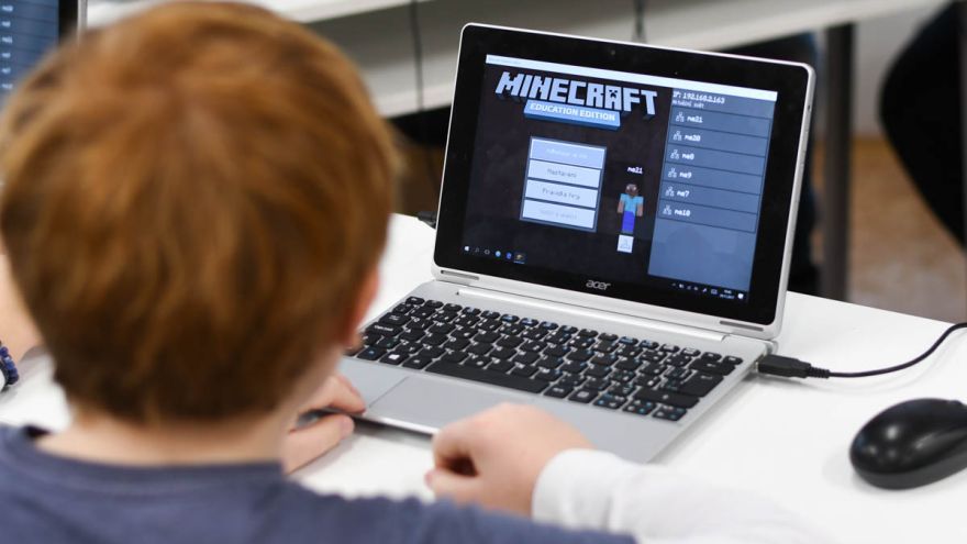 V lete sa do škôl dostane jedna z najobľúbenejších hier Minecraft. Jej tvorcovia pripravili verziu pre školy. 