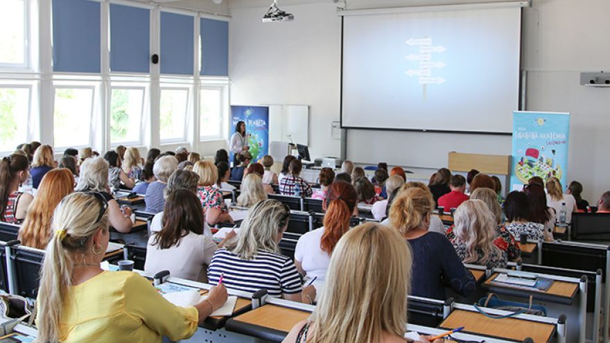 Konferencia v 3 slovenských mestách bola pre učiteľov 1. stupňa základných škôl jedinečnou príležitosťou na oboznámenie sa s projektmi zameranými na efektívnu výučbu prierezových tém prostredníctvom inovatívnych metód.