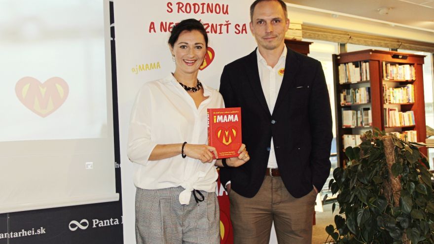 Autori knihy iMAMA Janka Šimkovičová a Palo Hlubina
