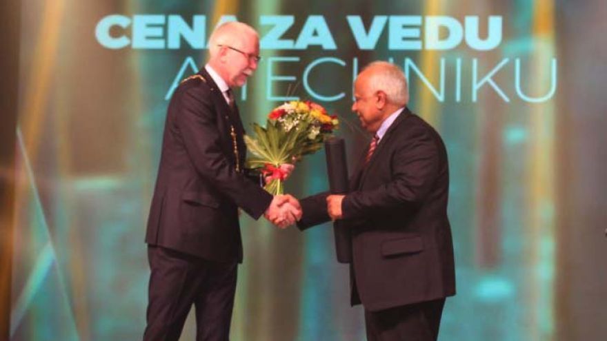 Slovenskí vedci si prevzali najprestížnejšie ocenenie