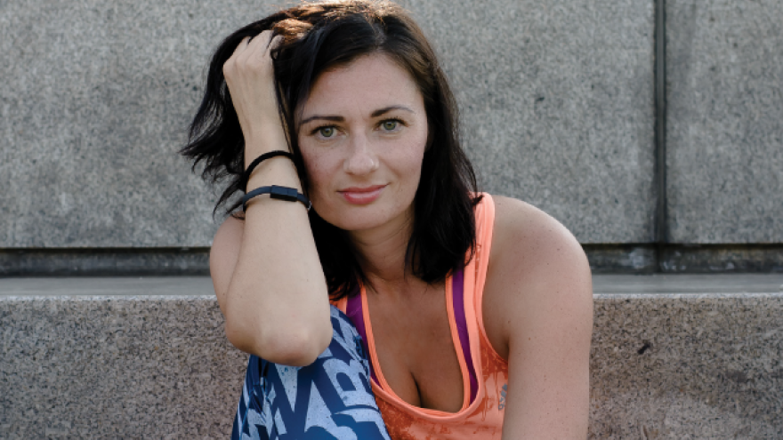 Janka Šimkovičová je zakladateľkou portálu CVIČTE.sk. Svojou knihou iMAMA chce motivovať ženy, aby tiež išli za svojimi snami a plnili si ich.