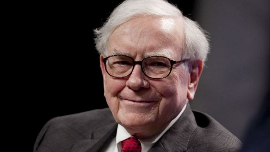 Warren Buffet je americký biznis magnát, investor a filantrop, ktorý sa stal inšpiráciou mnohých ľudí sveta.