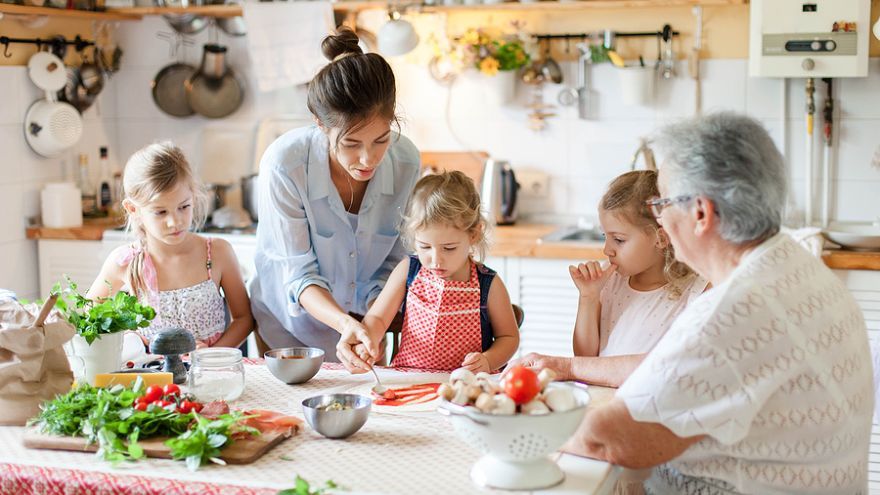 Spoločné varenie s deťmi má viaceré výhody.