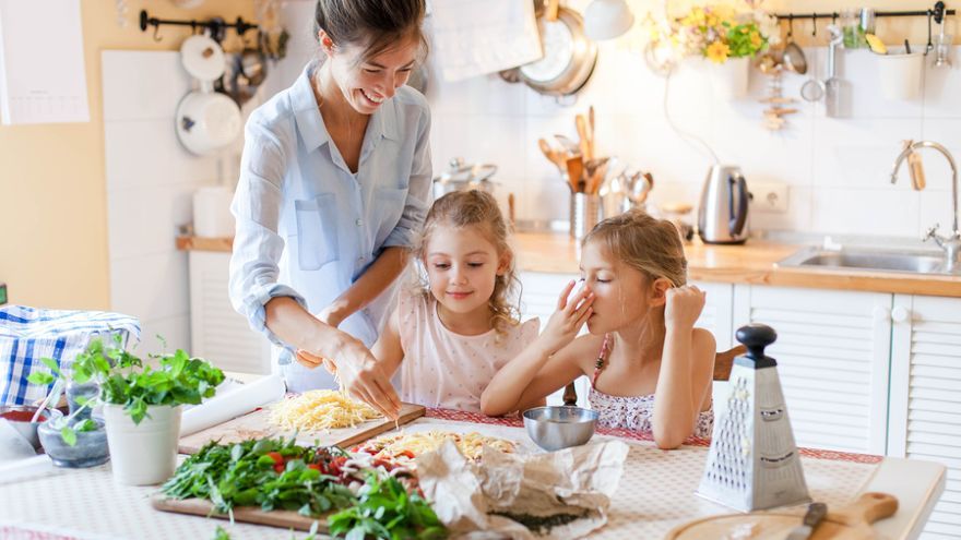 Existuje viacero spôsobov, ako viesť deti k zdravému stravovaniu.