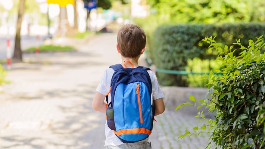 Aj obyčajné balenie školskej tašky môže byť pre dieťa s ADHD alebo ADD náročná úloha.