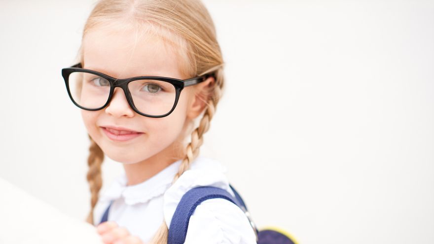 Pred nástupom do školy by malo dieťa absolvovať prehliadku u očného lekára.