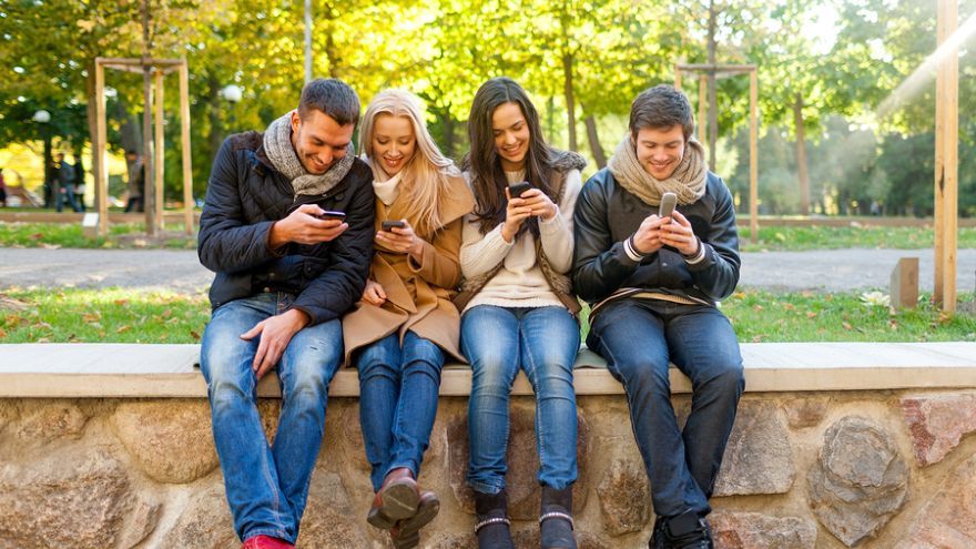 Závislosť na mobile je moderná komunikačná forma závislosti.