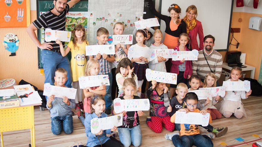 Projekt Moja prvá škola“ spája modernú metodickú príručku pre učiteľov s novým vzdelávacím portálom Kozmix.sk. 