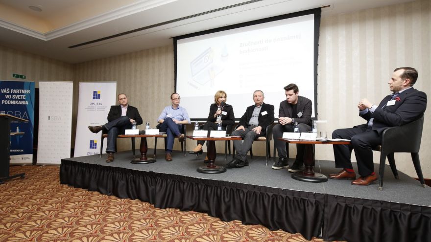 Zľava: Dalibor Bača, Jaromír Sedlár, Kornélia Lohyňová, Jozef Hvorecký, Ondřej Kania