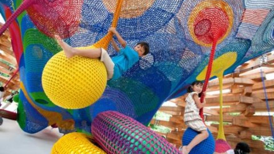 Najkrajšie ihriská na svete #1: Ručne pletené ihrisko ako skutočné umelecké dielo