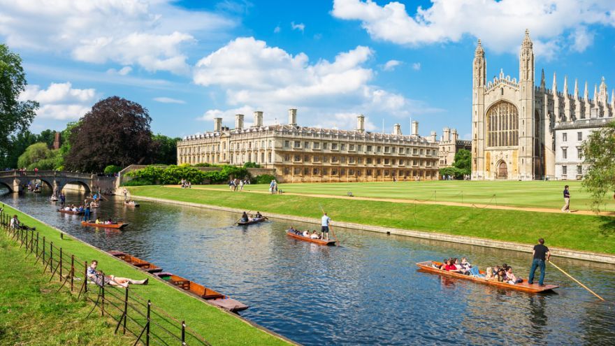 Oxford a Cambridge sú univerzity, o ktorých snívajú študenti z celého sveta. Dostanú sa tam však iba tí najlepší.