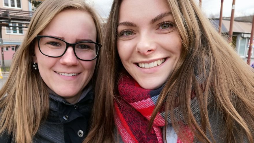 Zľava: Gabriela Pepichová a Adriana Szabová, slovenské študentky pedagogiky vo Fínsku