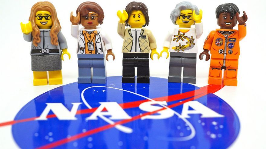 Nová edícia Lego postavičiek Ženy v NASA od Maia Weinstock