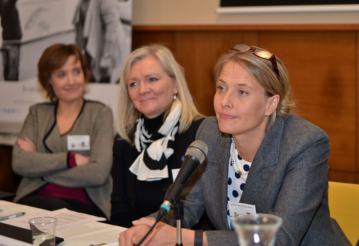 Johanna Salovaara-Dean, Marjaana Manninen, Jana Hainsworth (z prava) 