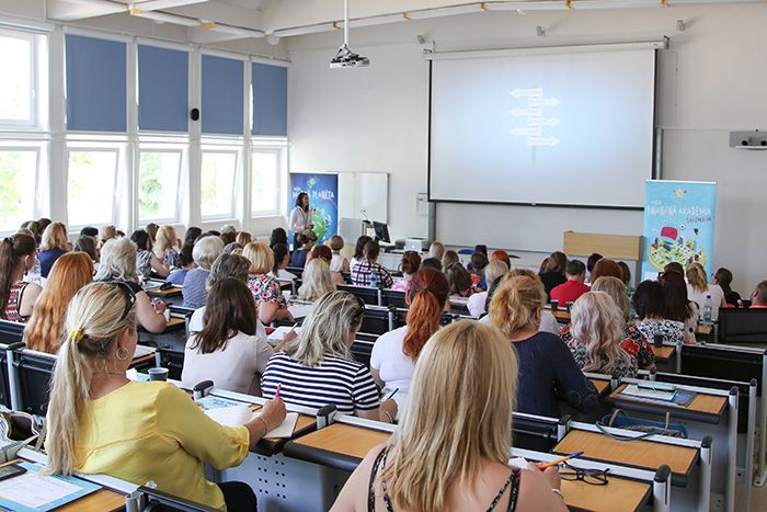 Konferencia v 3 slovenských mestách bola pre učiteľov 1. stupňa základných škôl jedinečnou príležitosťou na oboznámenie sa s projektmi zameranými na efektívnu výučbu prierezových tém prostredníctvom inovatívnych metód.