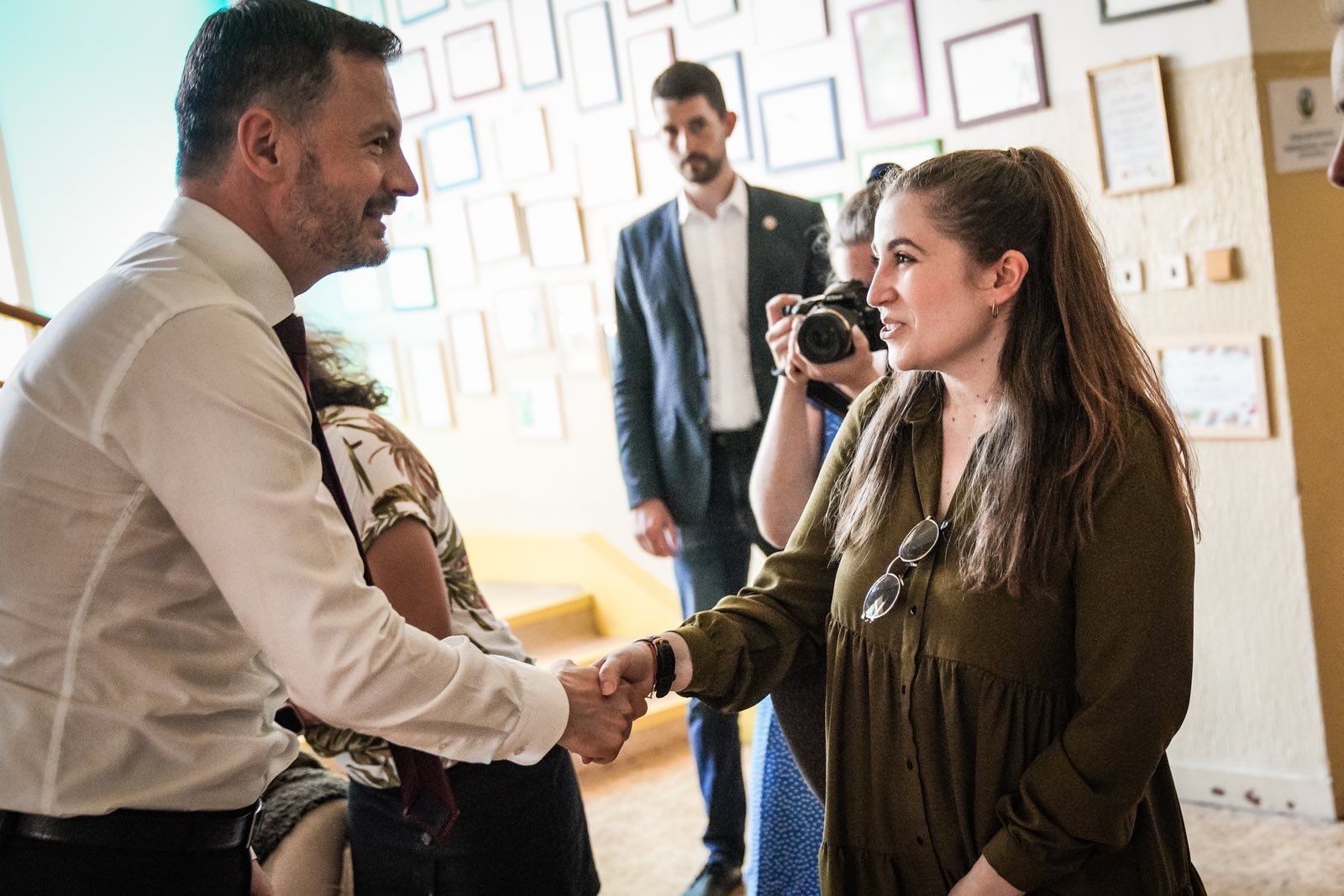 Letná škola Teach for Slovakia - Premiér Eduard Heger s účastníkmi programu