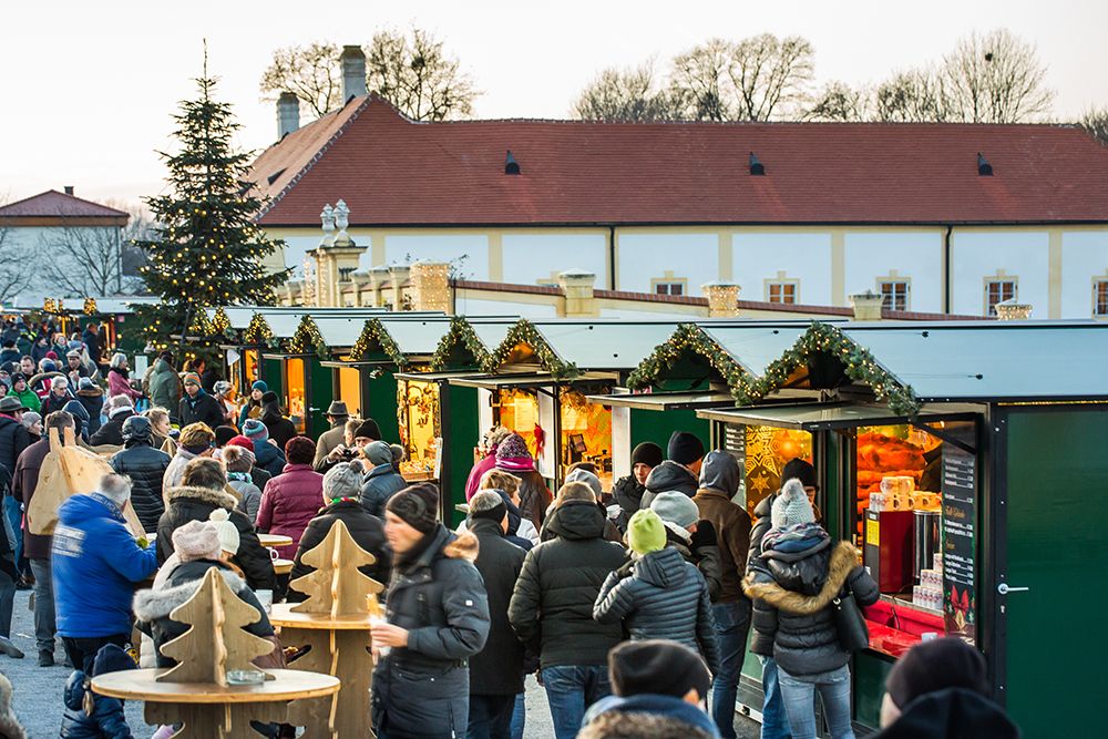 Vianočné trhy na zámku Schloss Hof