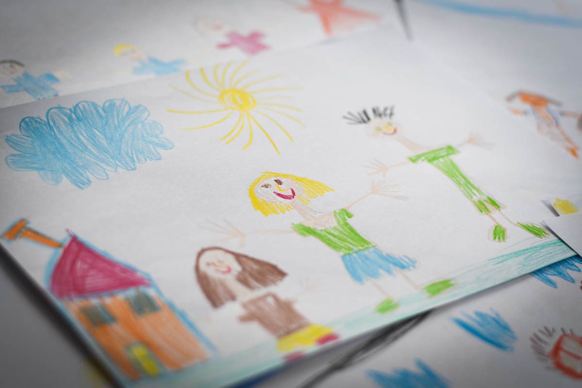 Kresba rodiny patrí medzi často využívané diagnostické metódy psychológov a učiteľov.
